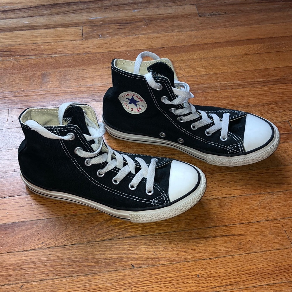Black hi top classic Converse US size 2